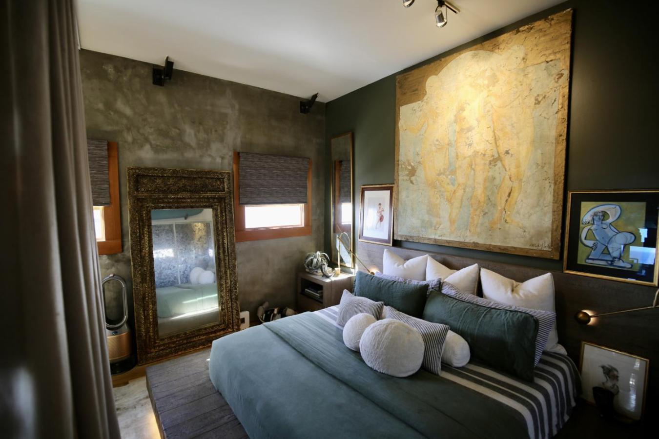 Venice Beachfront Artist Loft Holiday home *