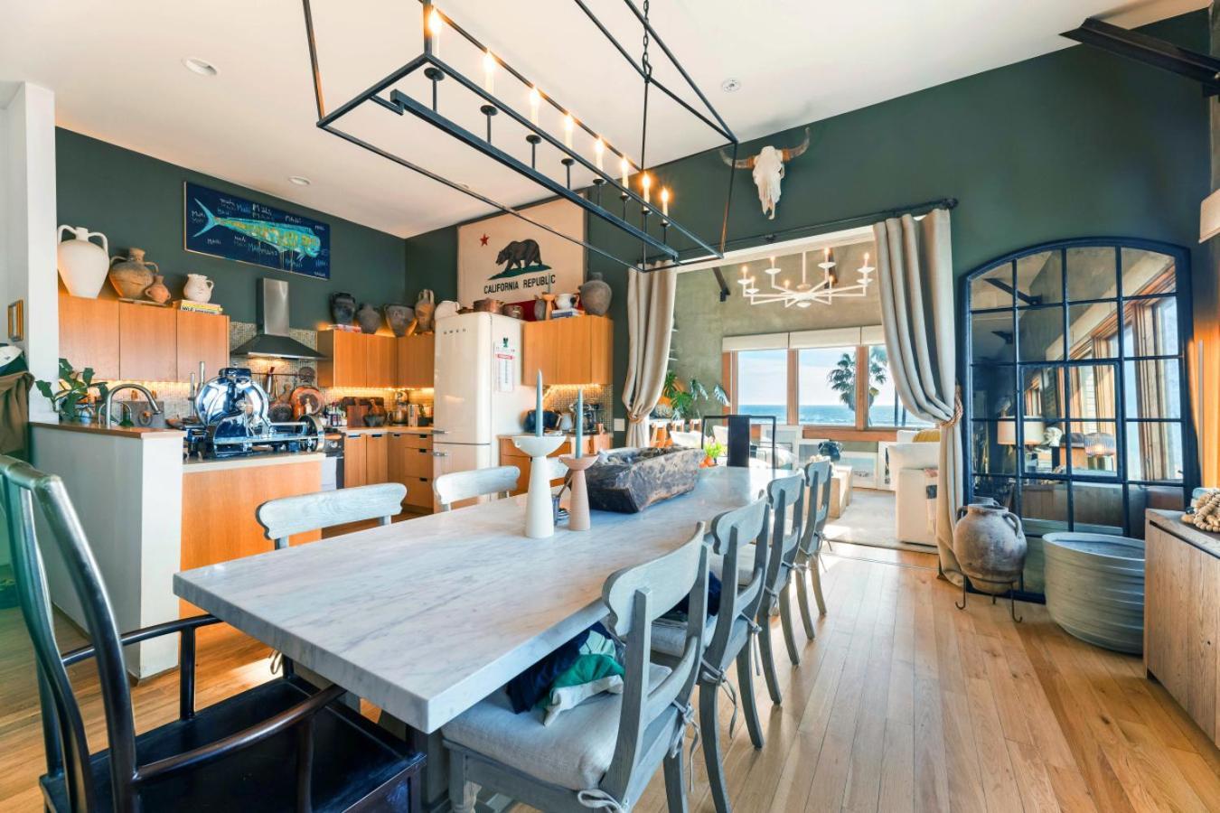 Venice Beachfront Artist Loft Holiday home *