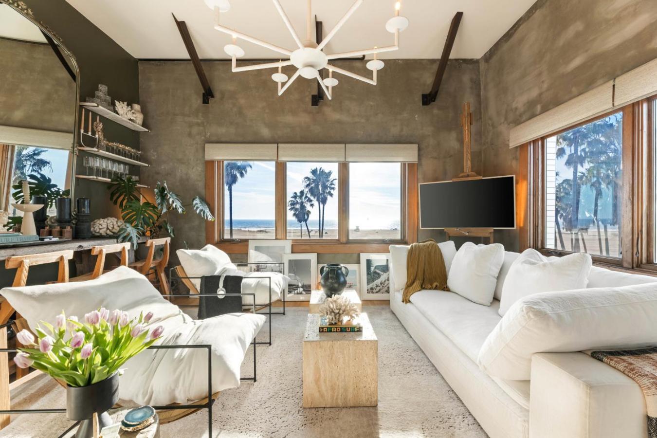 Venice Beachfront Artist Loft Los Angeles